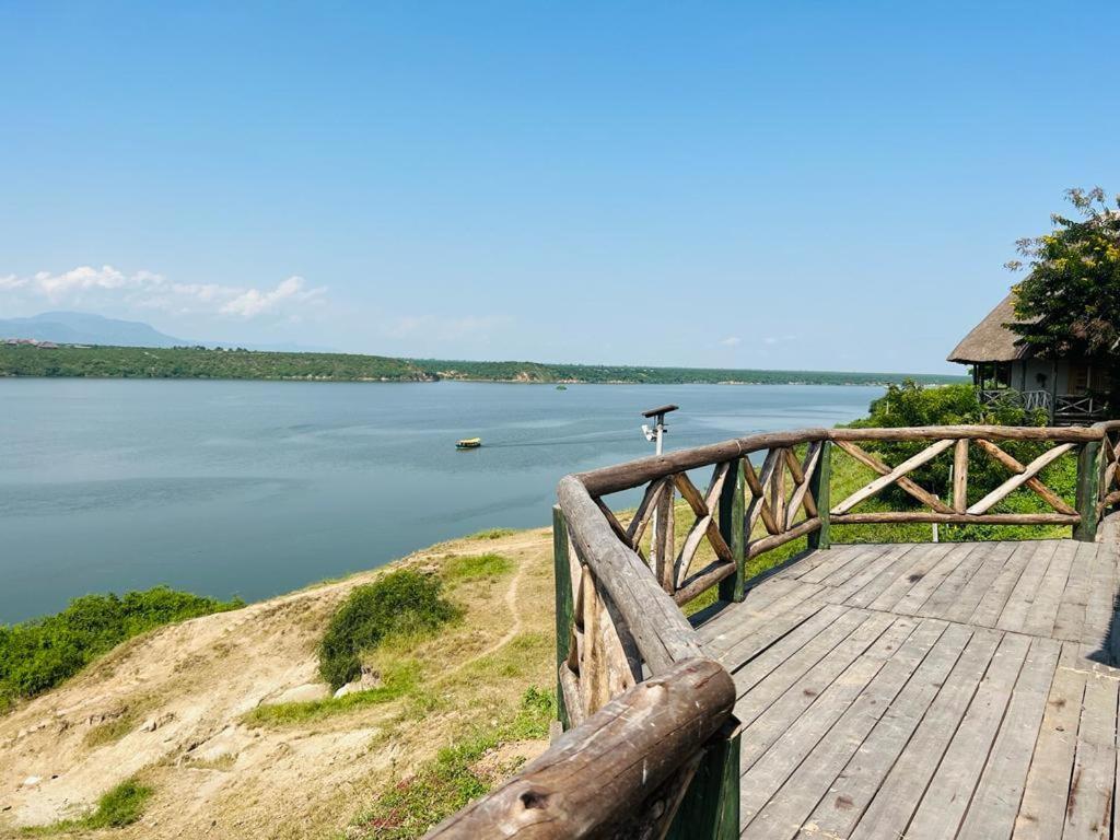 Tembo Safari Lodge Katunguru エクステリア 写真