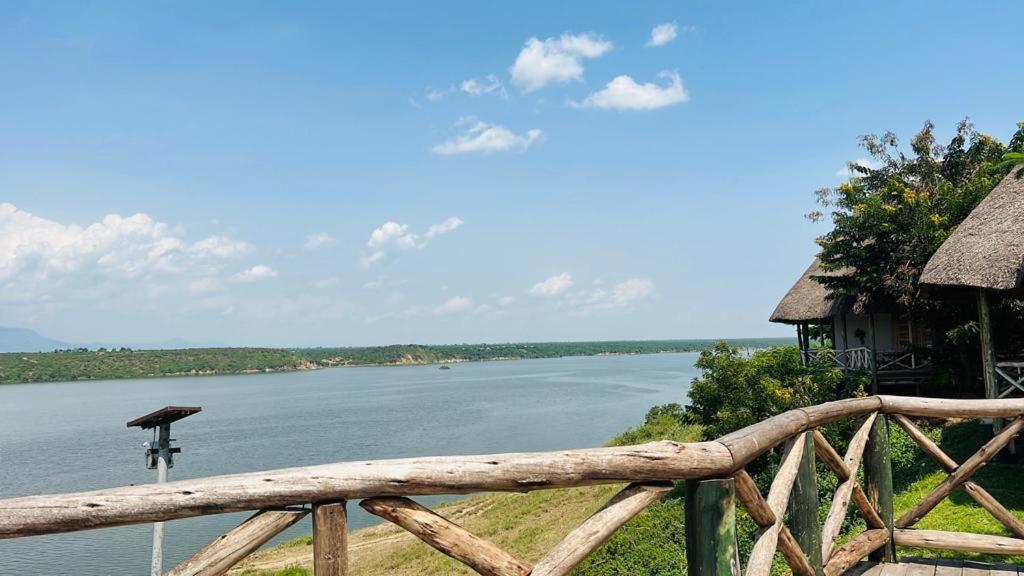 Tembo Safari Lodge Katunguru エクステリア 写真