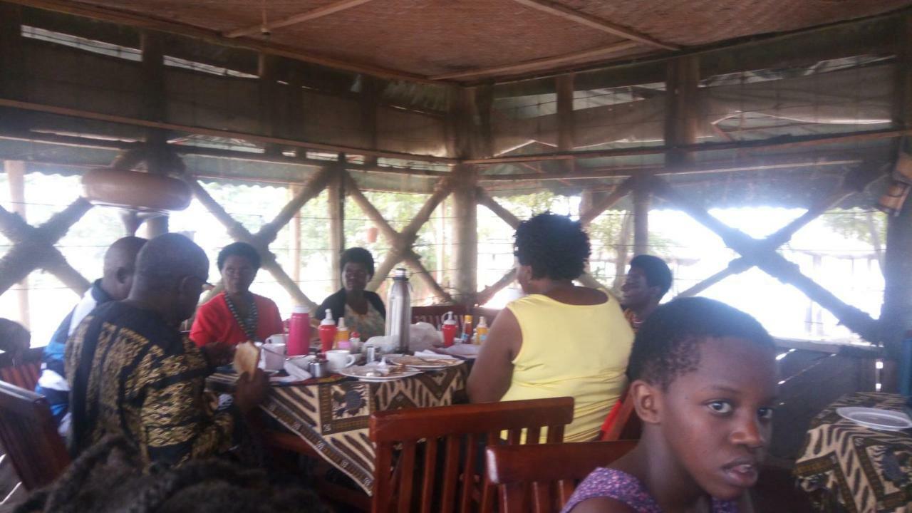 Tembo Safari Lodge Katunguru エクステリア 写真
