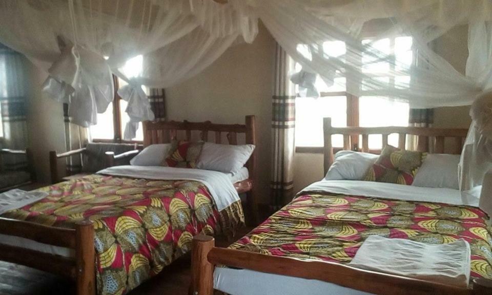 Tembo Safari Lodge Katunguru エクステリア 写真